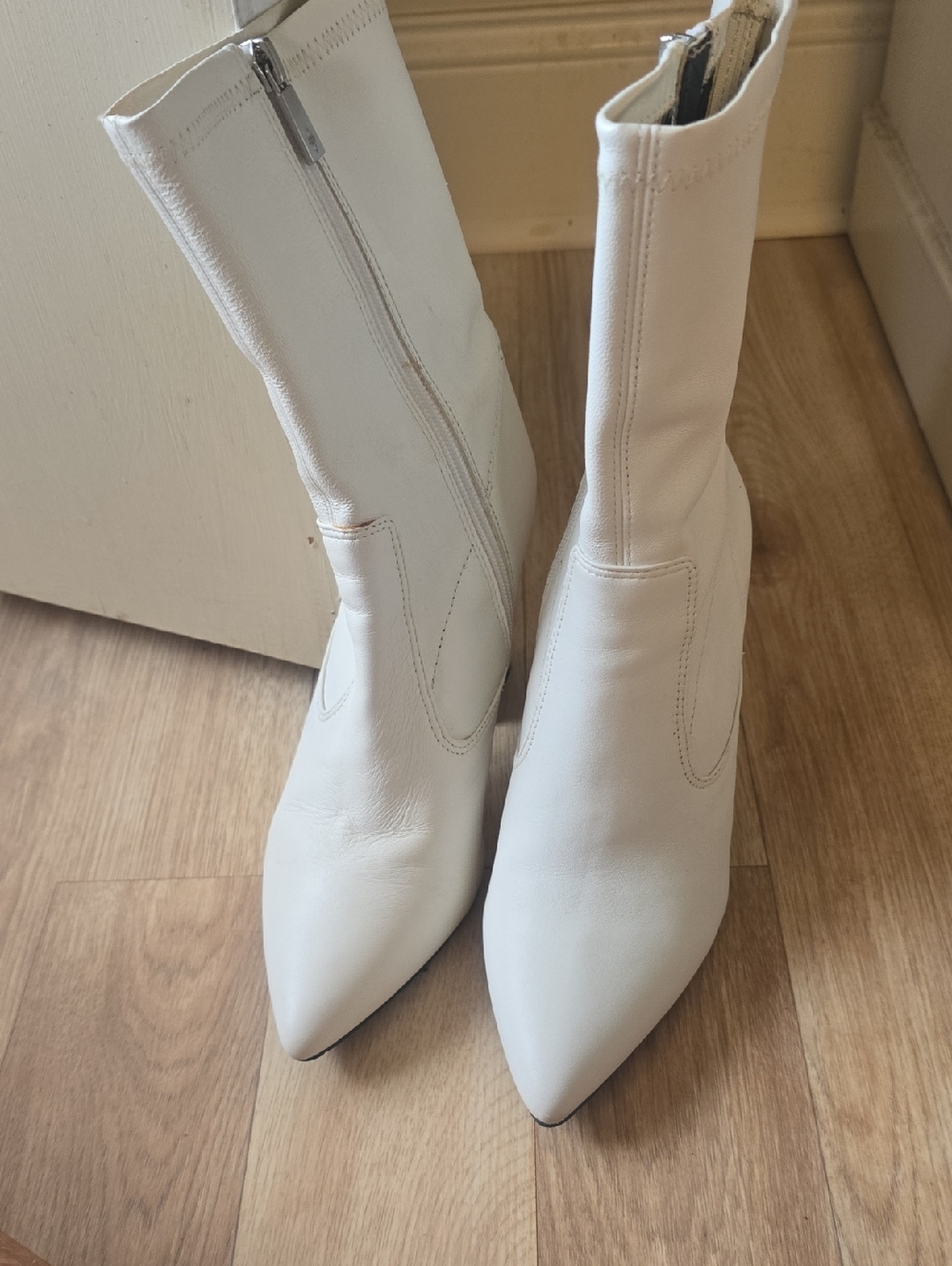 Kenneth Cole White Pointed-Toe Mid-Calf Heeled Boots